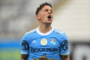 Alejandro Hohberg deja el celeste por el rosado